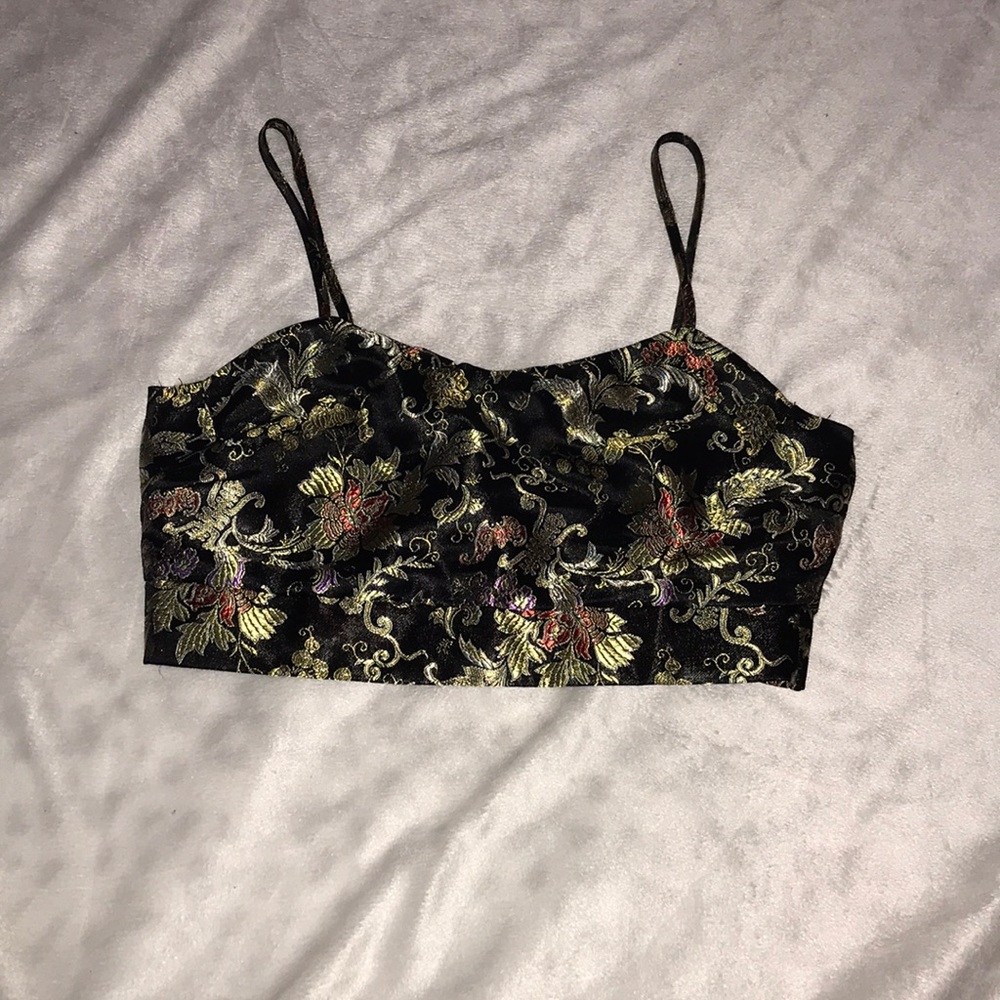 😘Super cute vintage Japanese art crop top. 😘